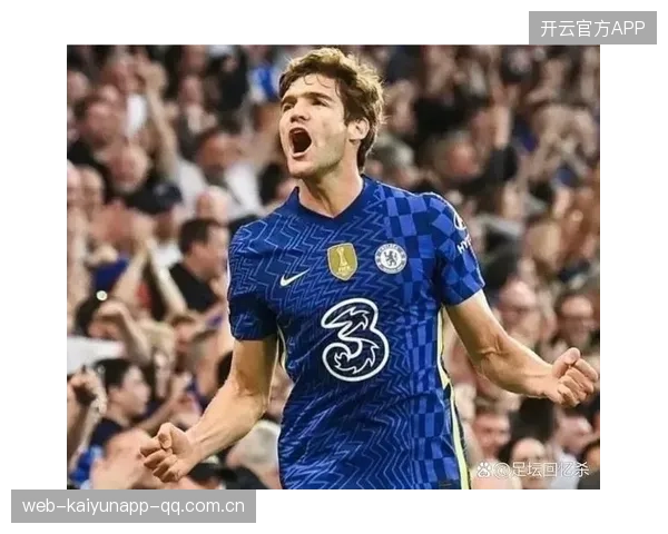 切尔西两翼横向推进持续制造威胁——蓝军的进攻艺术与现代足球之美